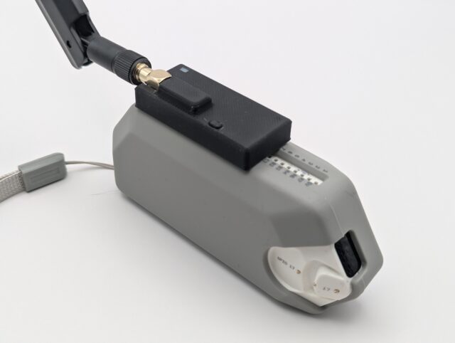 Модуль ESP32 Marauder с внешней антенной — изображение 5
